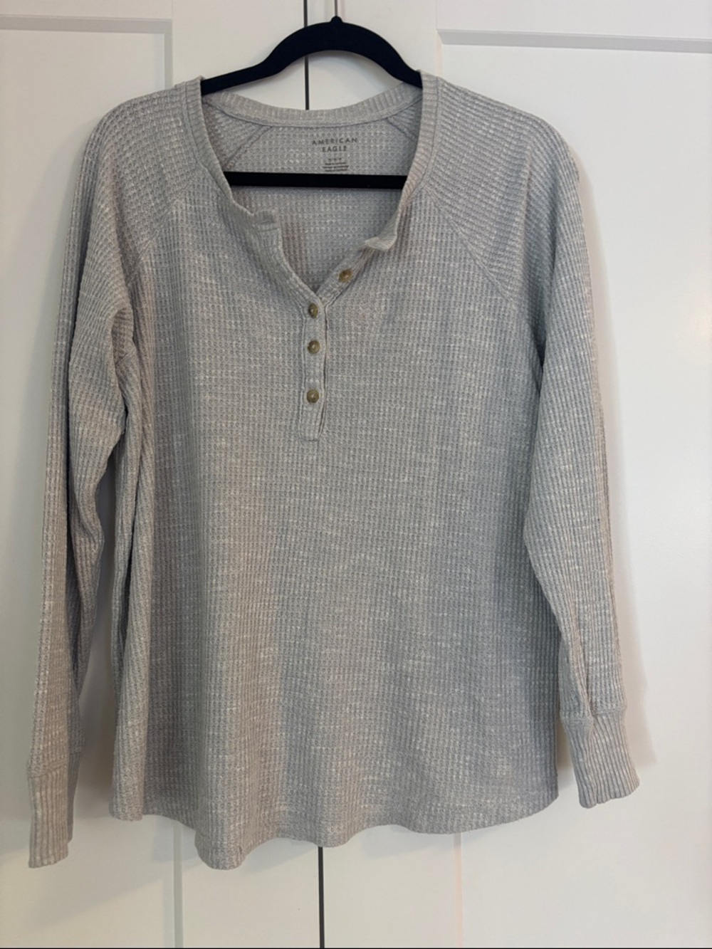 American Eagle Light Gray Waffle Henley Top M